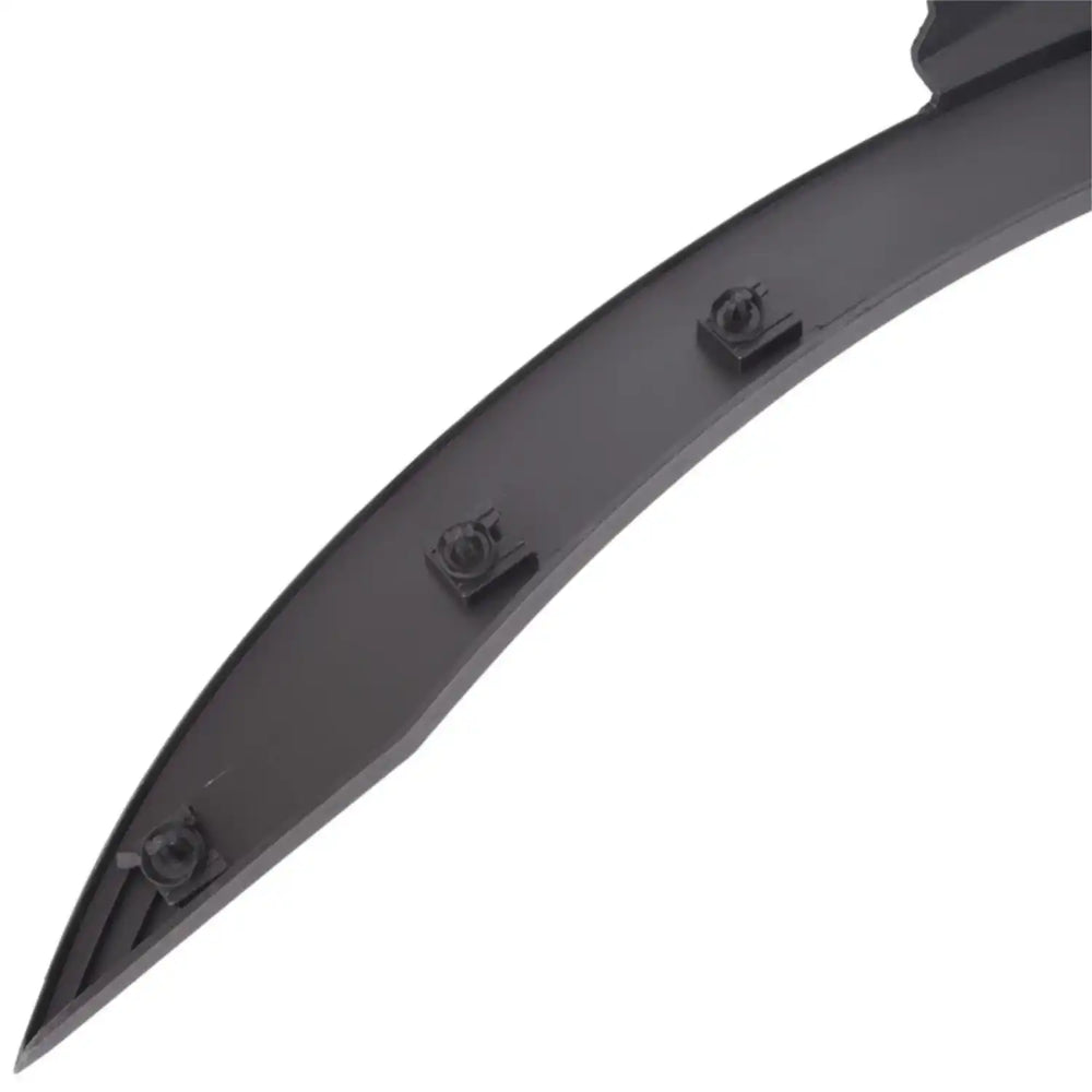 Proteção lateral do guarda-lamas dianteiro direito para IVECO DAILY VI, em plástico preto, referência OEM 5801863939